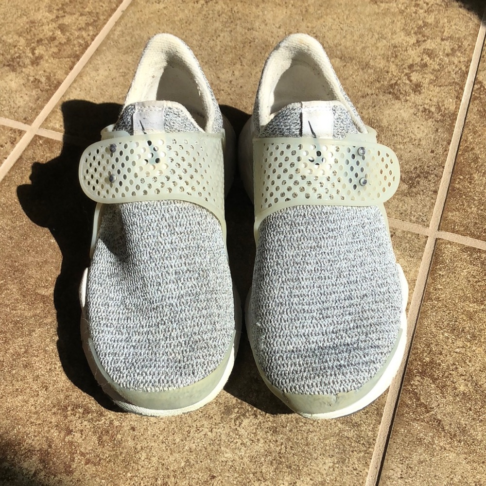 Nike Womens Sock Dart Grey Size 5